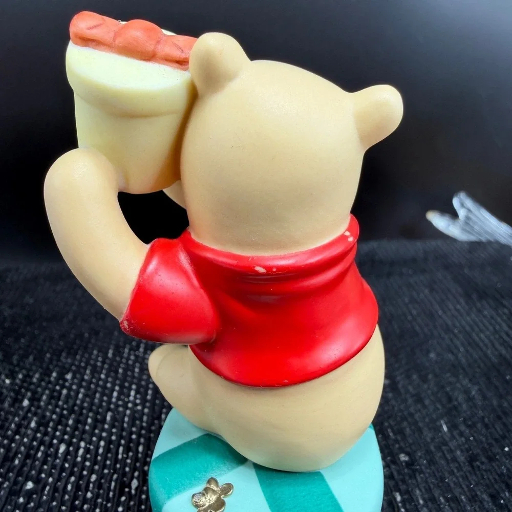 Disney Pooh & Friends Newborn is for a Happy Start Winnie the Pooh Figurine‎